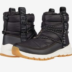 The North Face Women's Thermoball Lace Up Boots